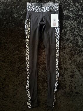 Lululemon Athletica Sea Wheeze Speed Tights NWT Size 4